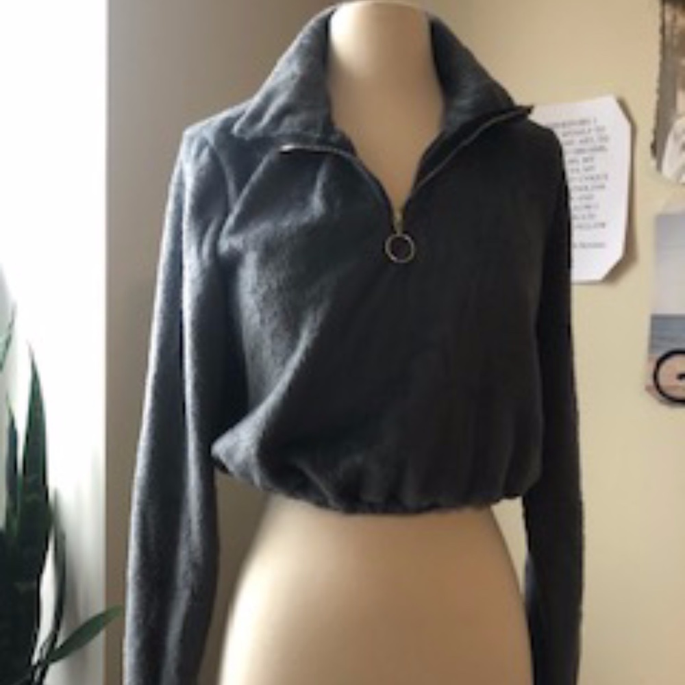 GRAY FUZZY PULLOVER
